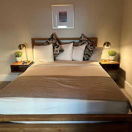 Entire Modern 7 Unit 7 Bath Boutique Inn ニューポート エクステリア 写真