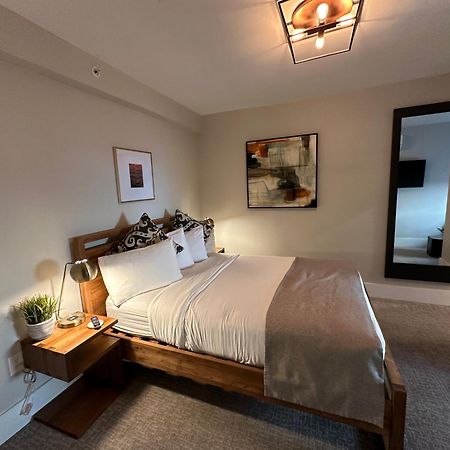 Entire Modern 7 Unit 7 Bath Boutique Inn ニューポート エクステリア 写真
