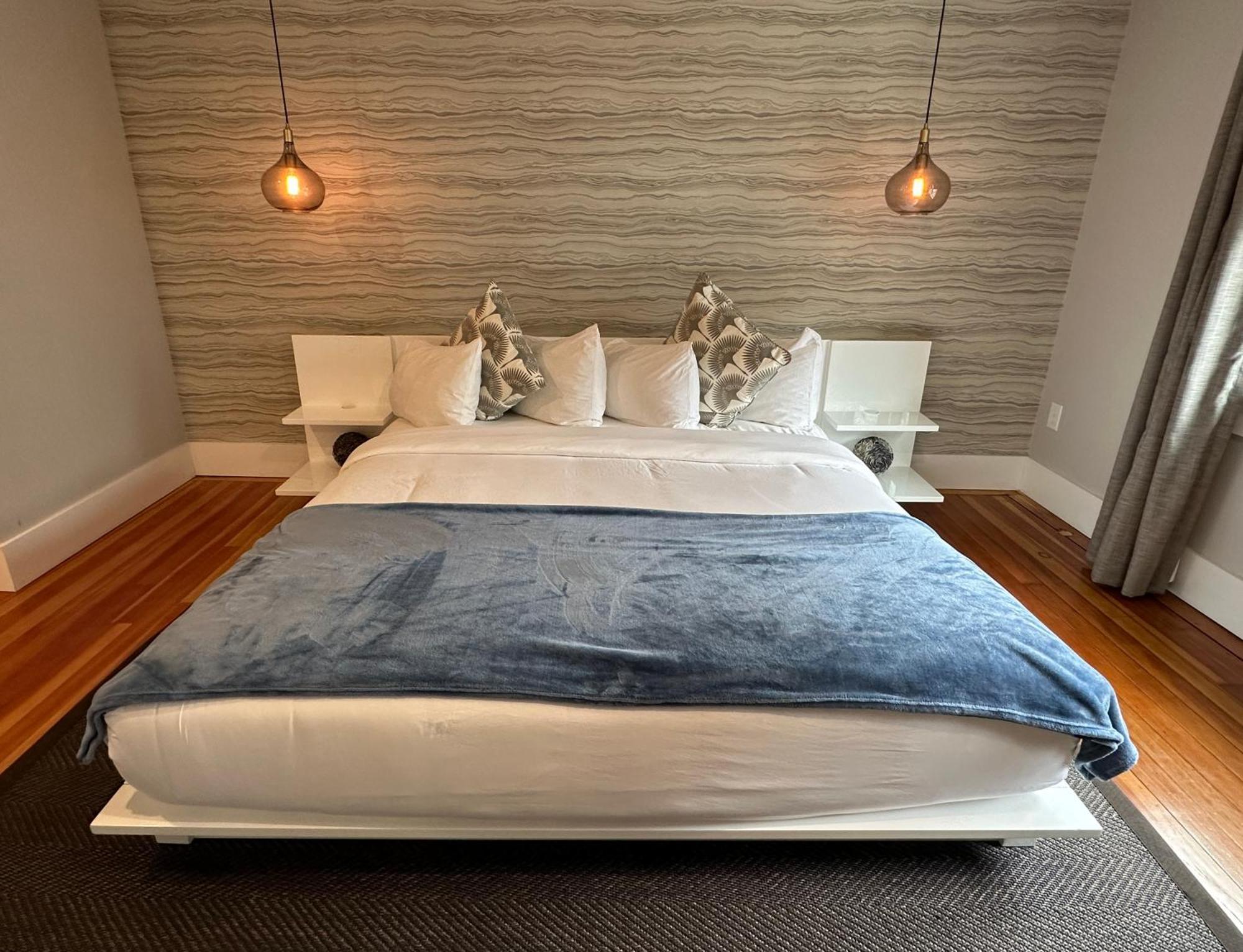 Entire Modern 7 Unit 7 Bath Boutique Inn ニューポート エクステリア 写真