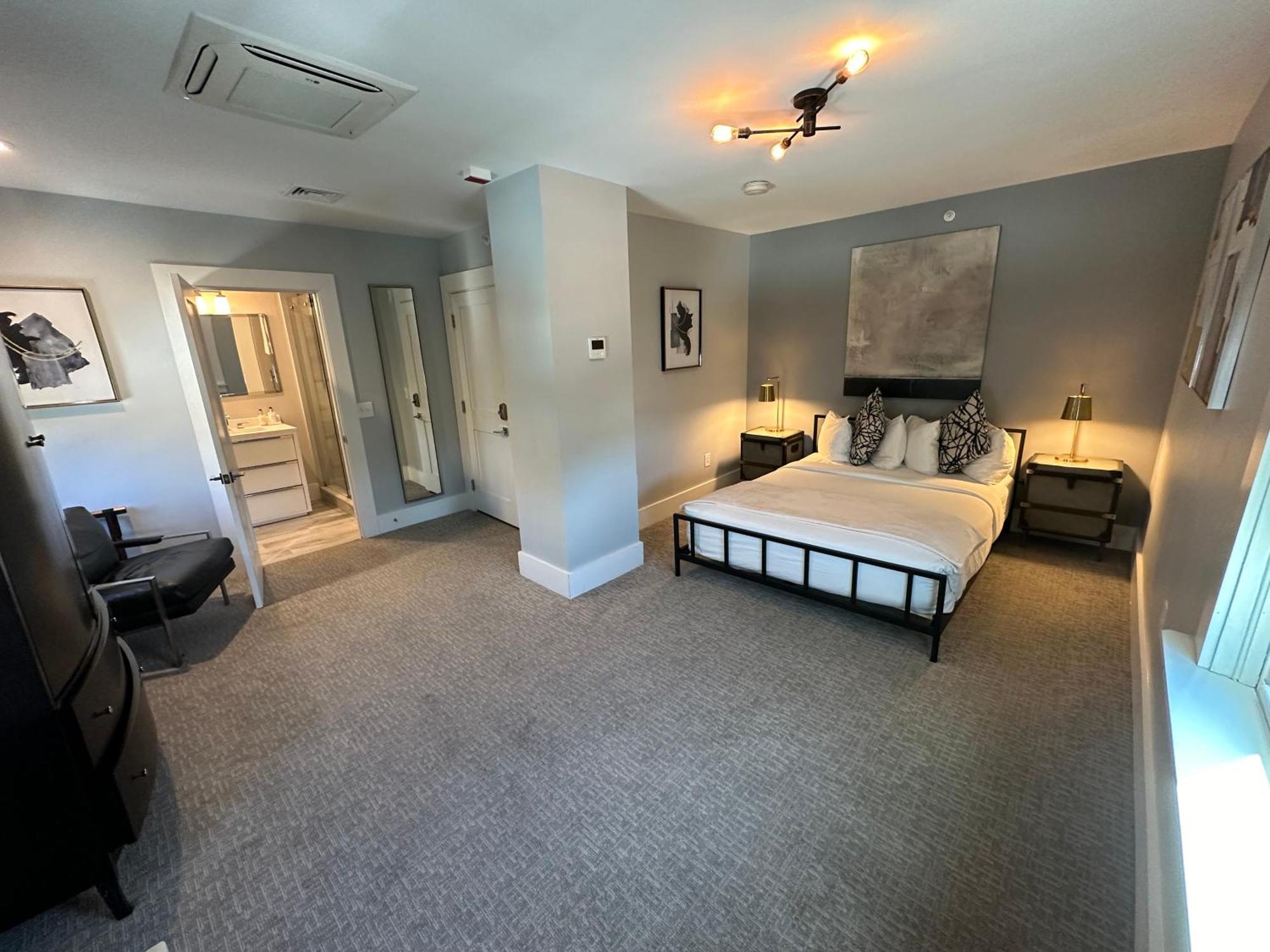 Entire Modern 7 Unit 7 Bath Boutique Inn ニューポート エクステリア 写真