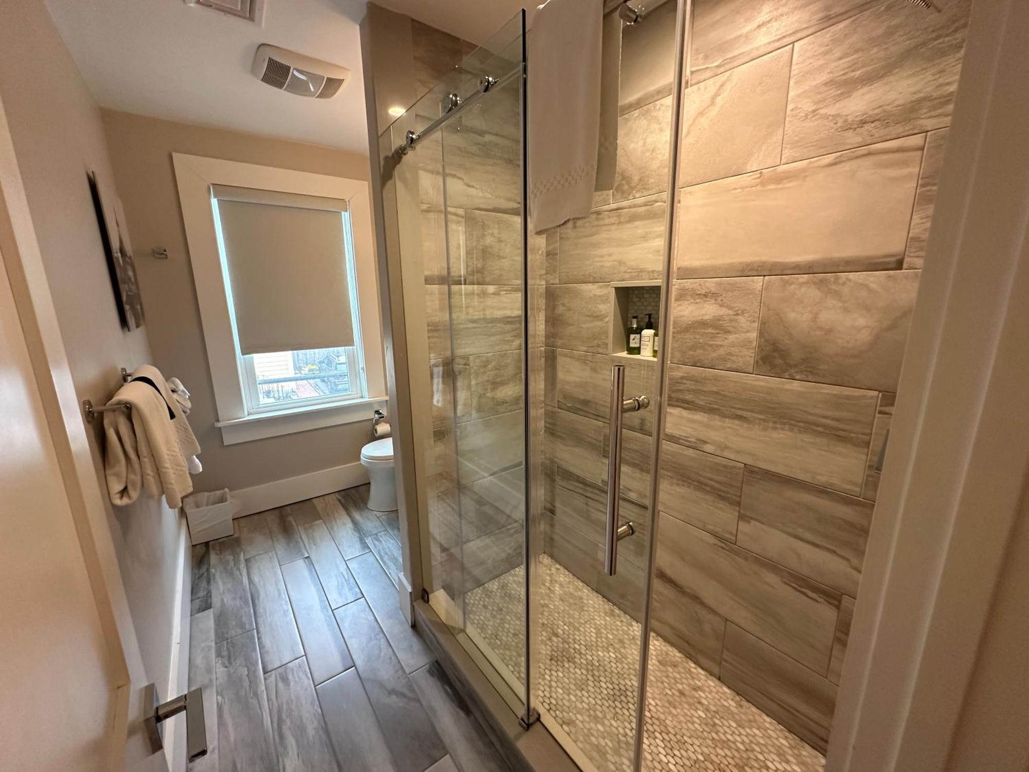 Entire Modern 7 Unit 7 Bath Boutique Inn ニューポート エクステリア 写真